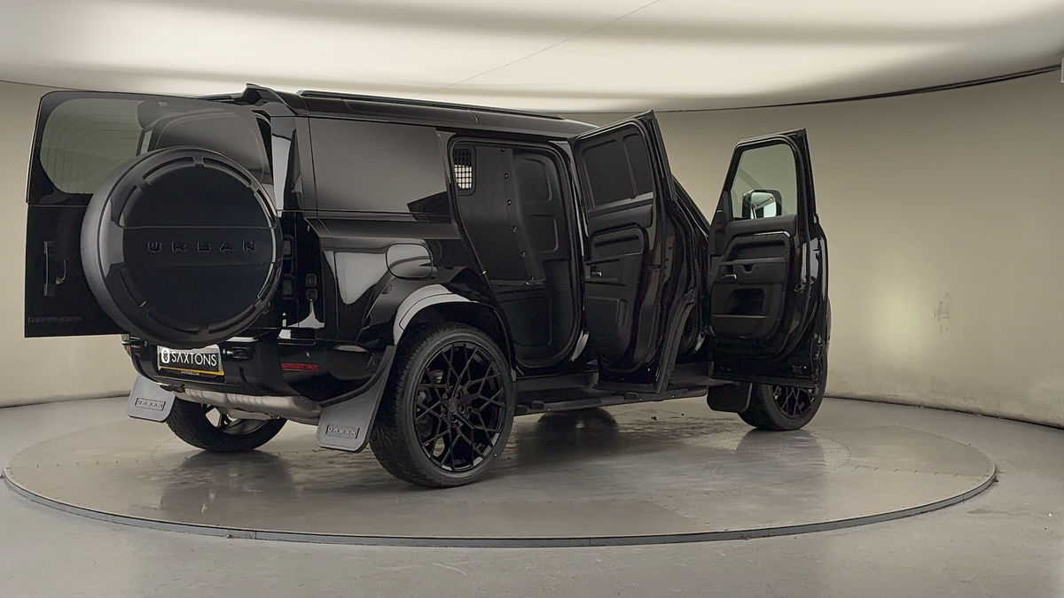 More views of Land Rover Defender 110