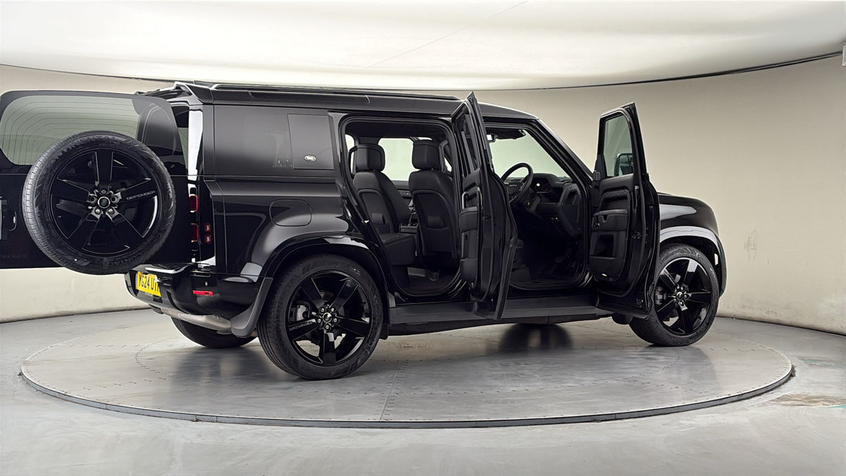 More views of Land Rover Defender 110