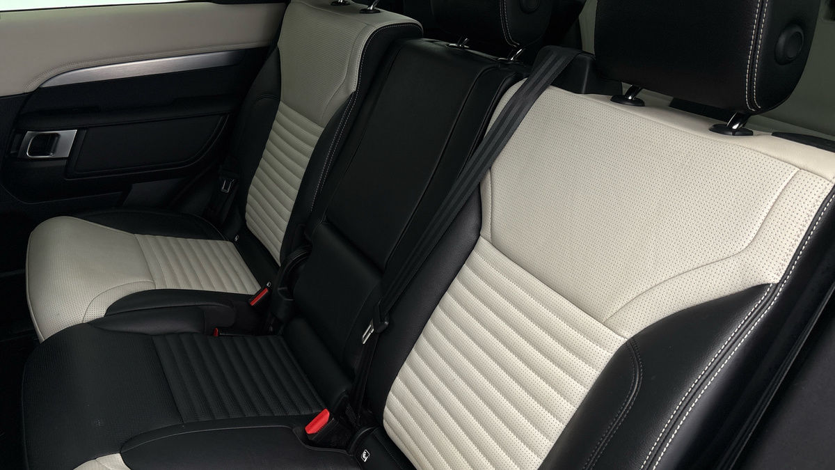 Land Rover Discovery Image 8