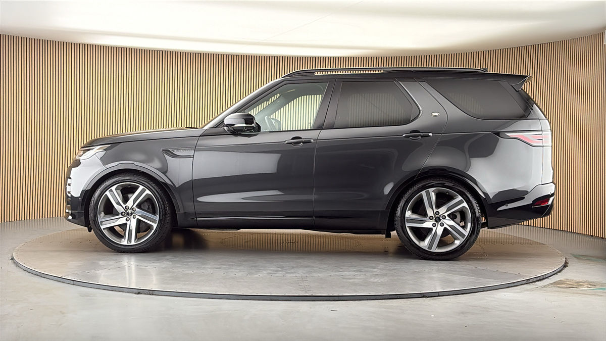 More views of Land Rover Discovery