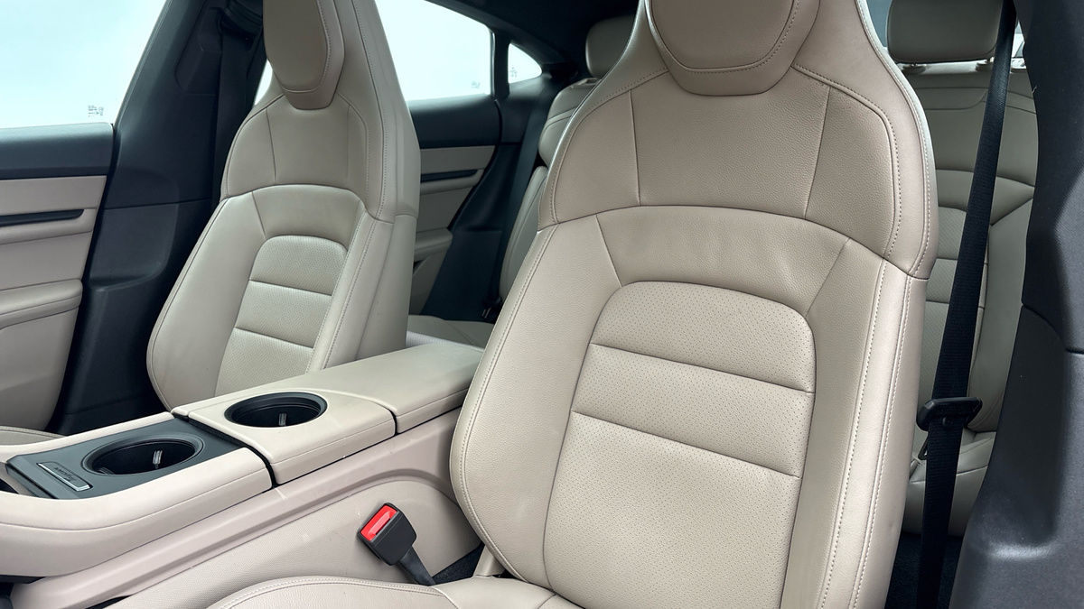 Porsche Taycan Image 7