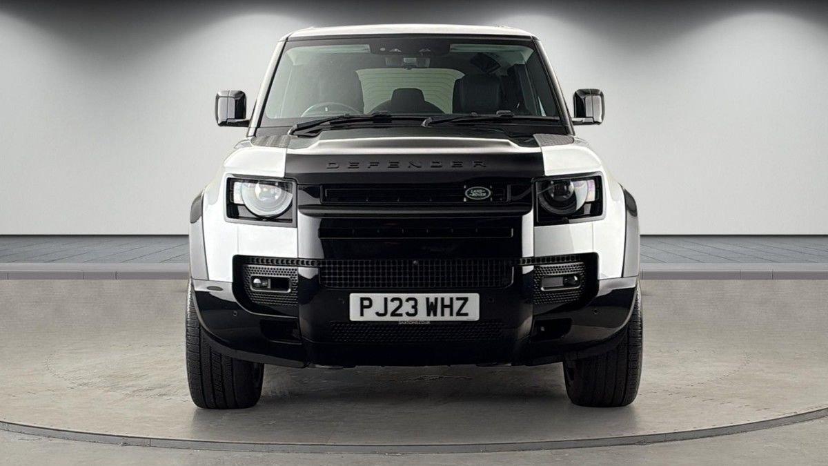 Land Rover Defender 110 Image 3