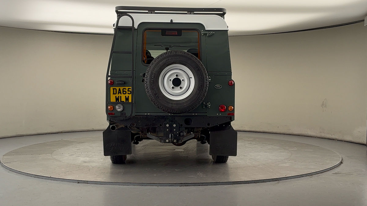 Land Rover Defender 110 Image 4