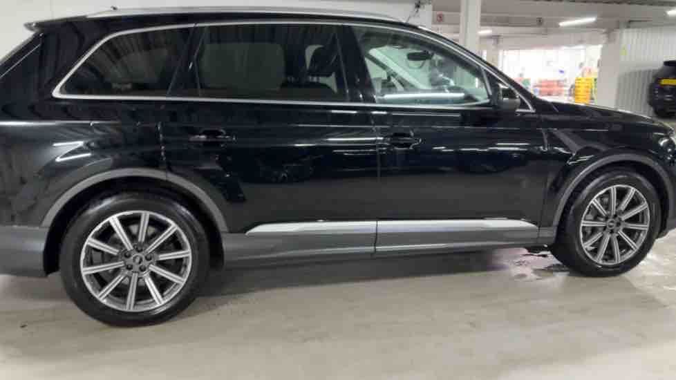 More views of Audi Q7