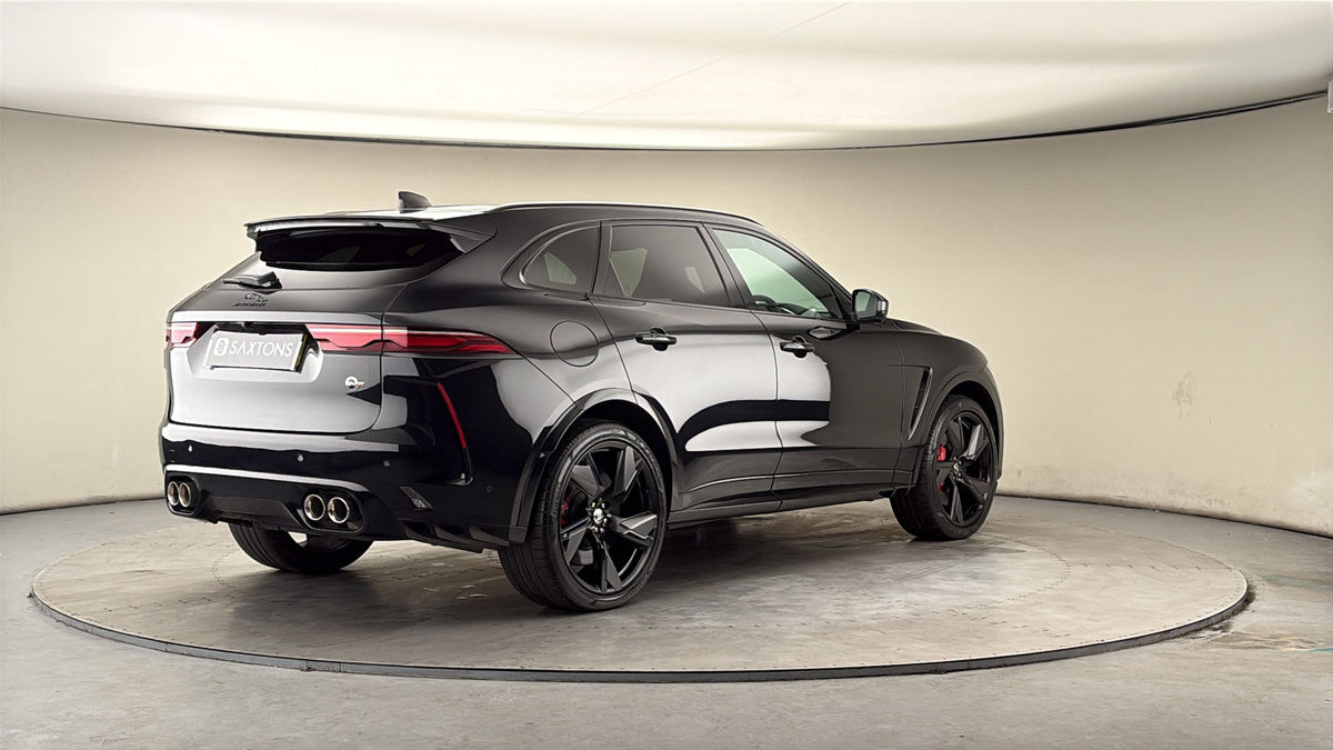Jaguar F-PACE Image 21