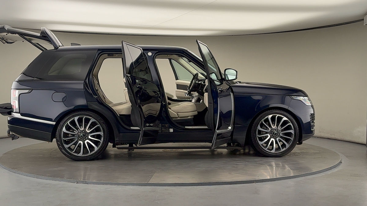 More views of Land Rover Range Rover