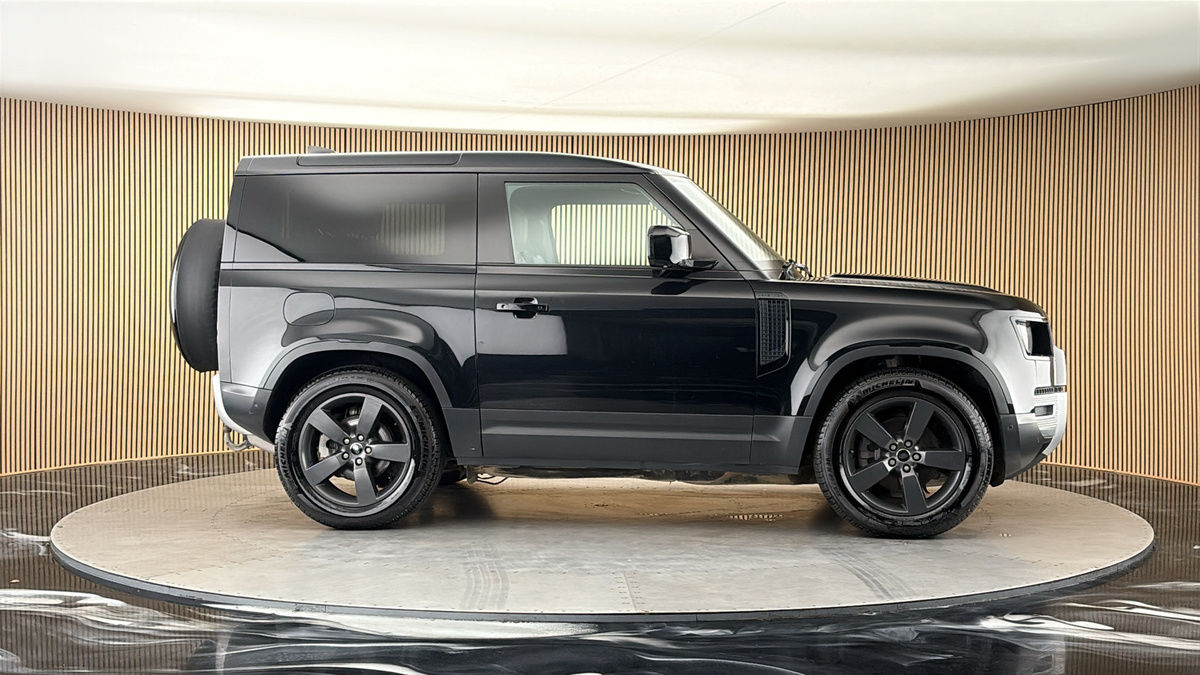 More views of Land Rover Defender 90
