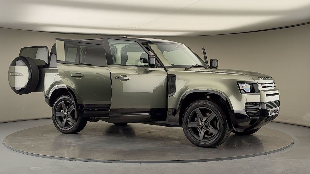 More views of Land Rover Defender 110