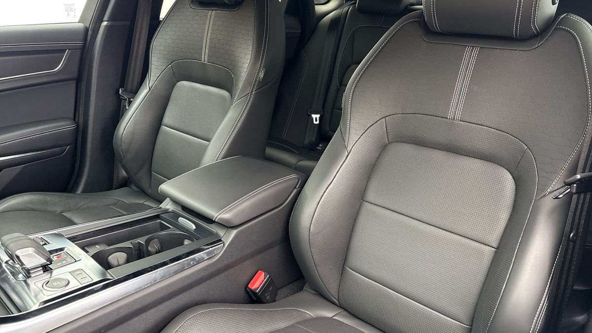 Jaguar XF Image 7
