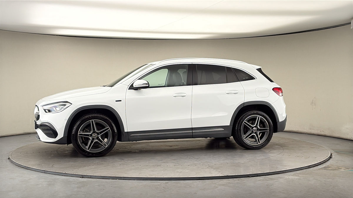 More views of Mercedes-Benz GLA