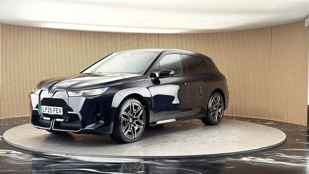 More views of BMW iX