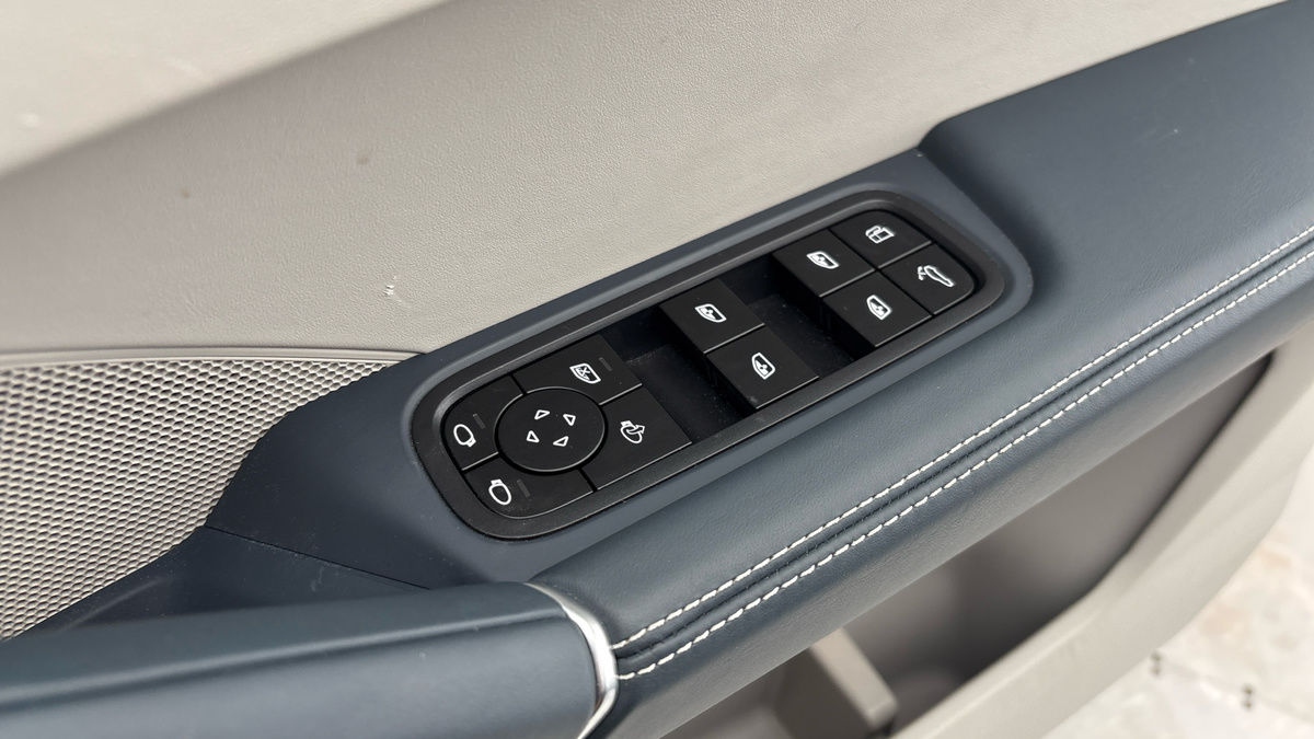 Porsche Cayenne Image 31