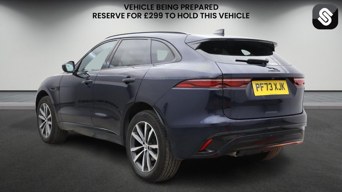 Jaguar F-PACE Image 3