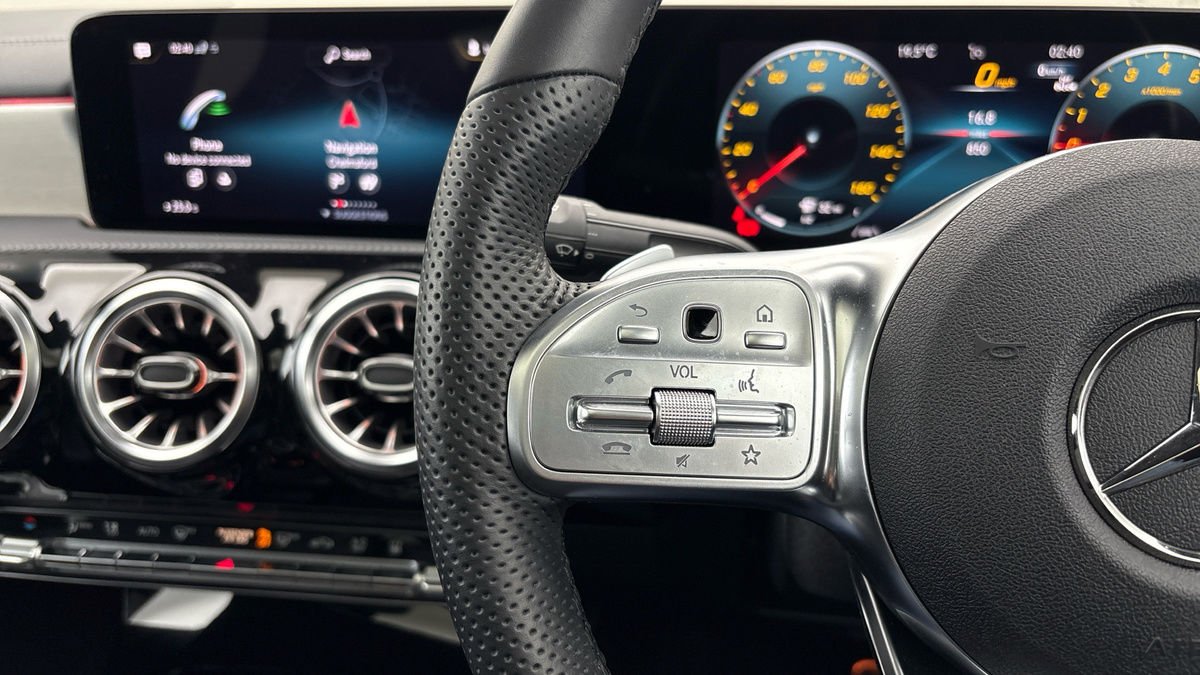 Mercedes-Benz CLA Image 19
