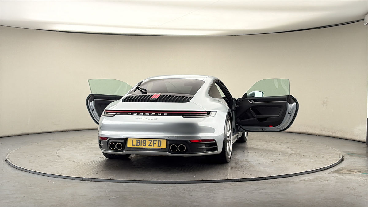 More views of Porsche 911