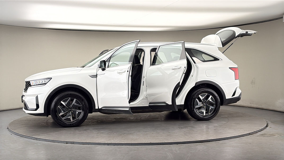 More views of Kia Sorento