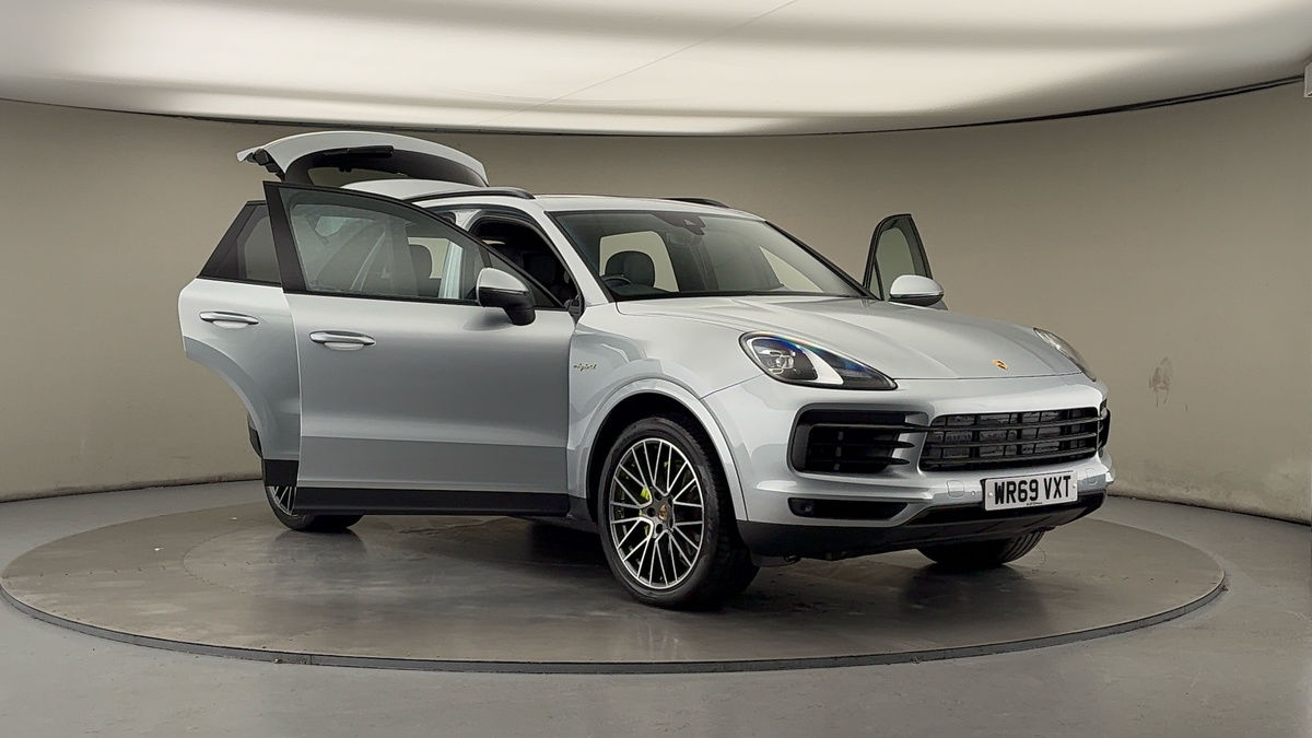 More views of Porsche Cayenne