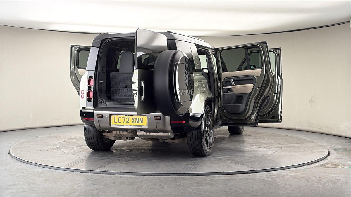 More views of Land Rover Defender 110