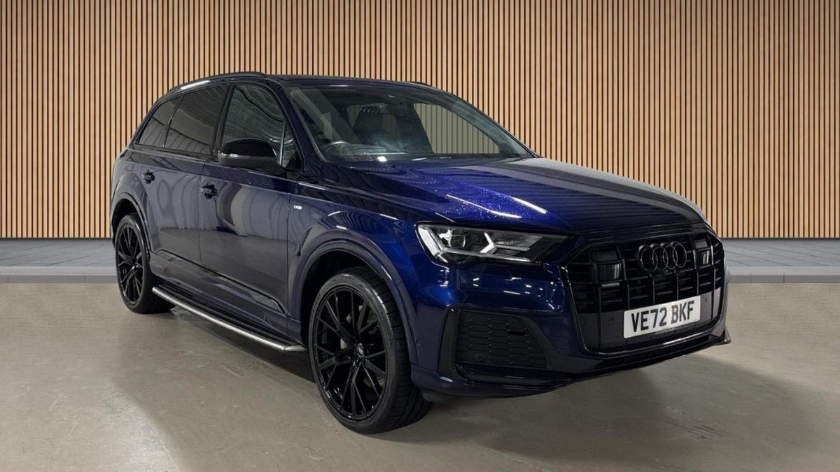 Audi Q7 Sticky Header Image
