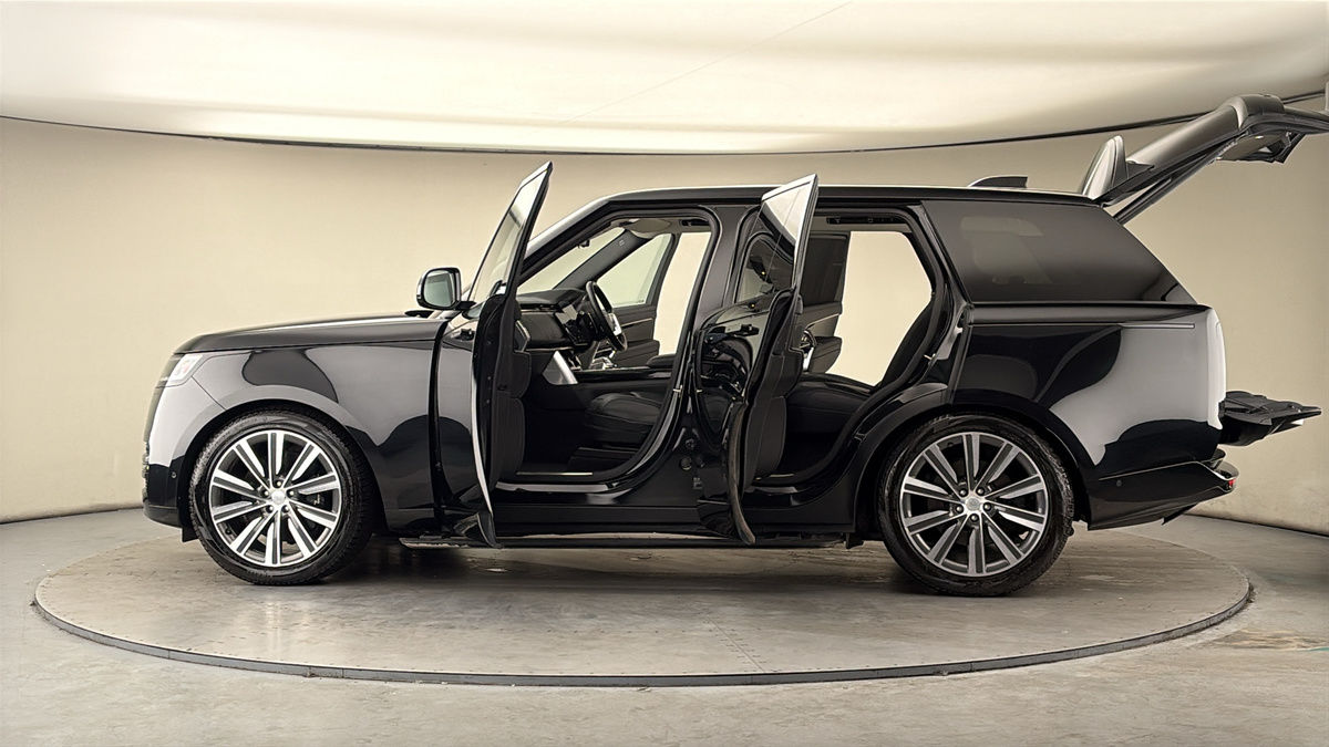 More views of Land Rover Range Rover