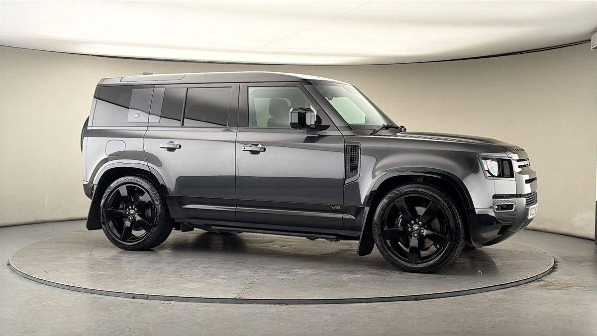 More views of Land Rover Defender 110