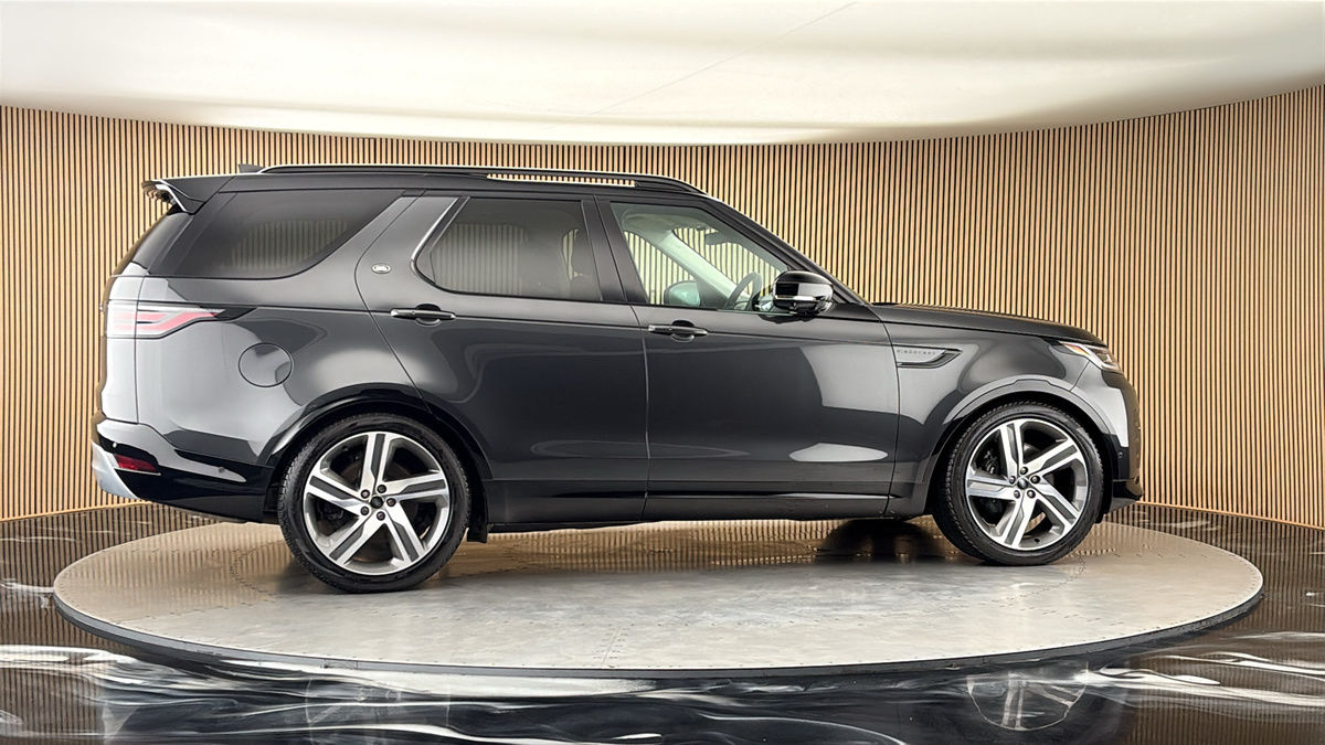 More views of Land Rover Discovery