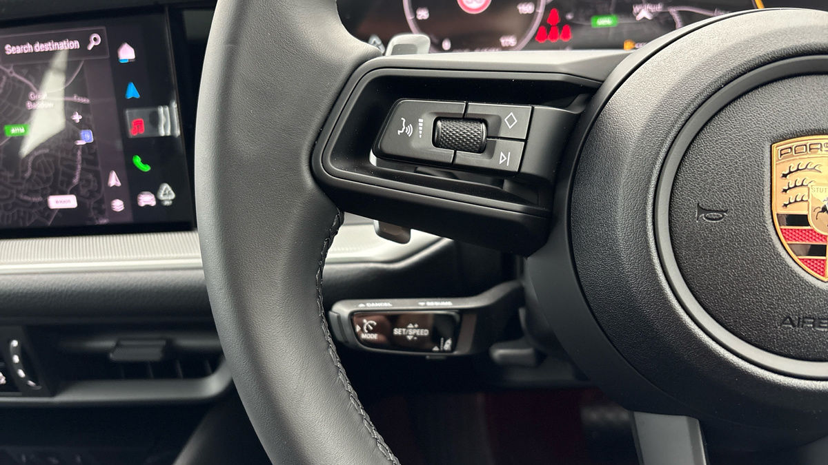 Porsche Cayenne Image 13