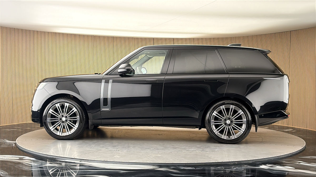 More views of Land Rover Range Rover