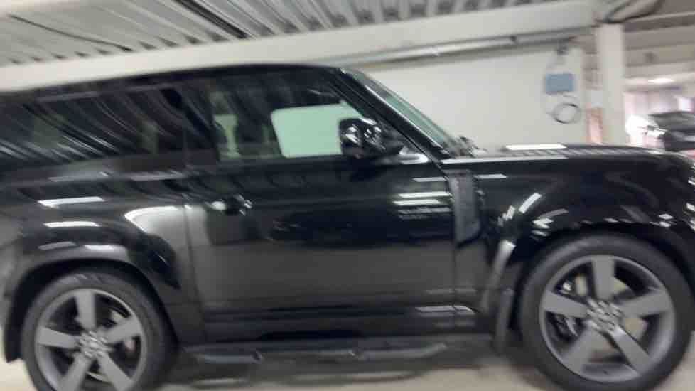 More views of Land Rover Defender 90
