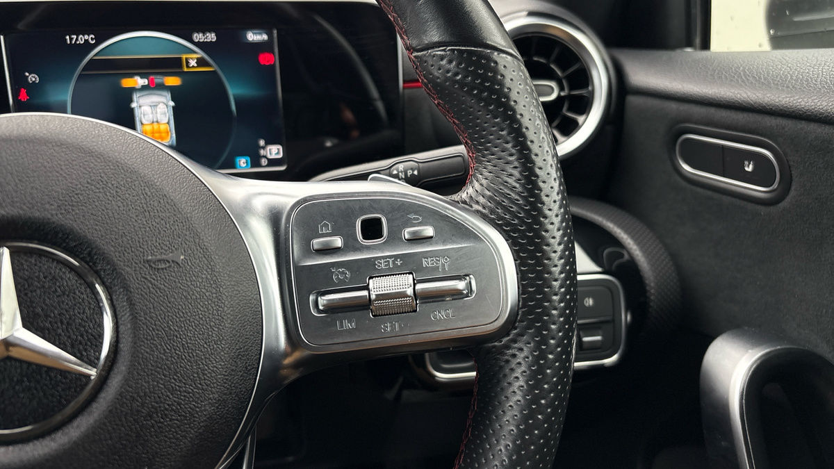 Mercedes-Benz A Class Image 14