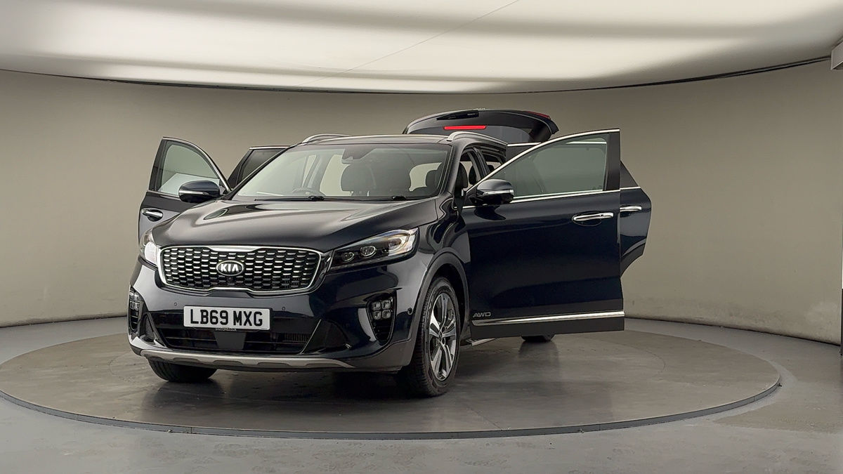 More views of Kia Sorento