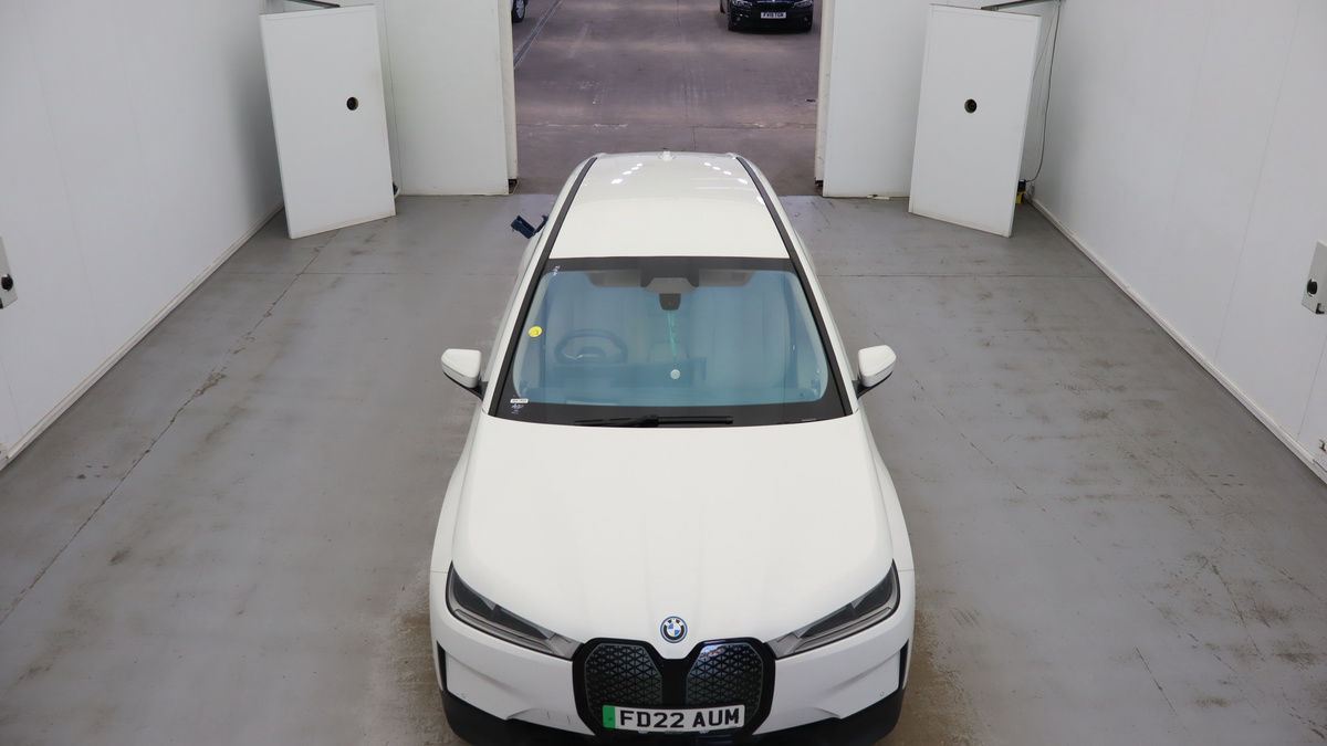 BMW iX Image 7