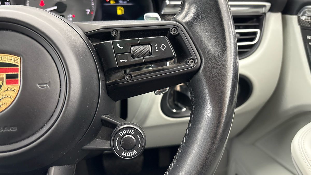 Porsche Macan Image 14