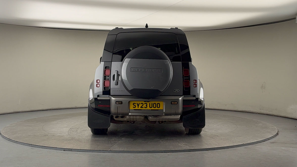 Land Rover Defender 110 Image 4