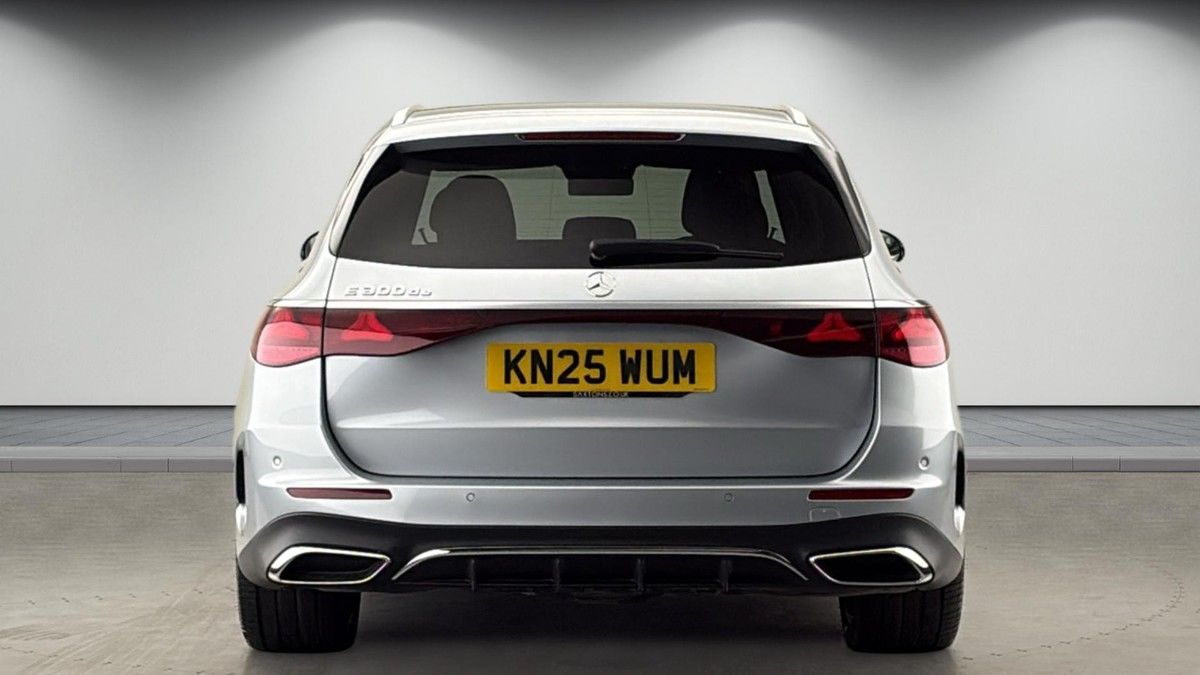 Mercedes-Benz E Class Image 4