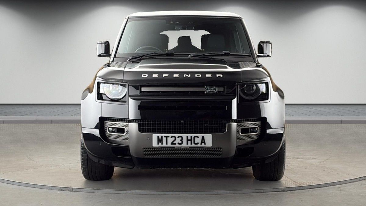 Land Rover Defender 130 Image 3