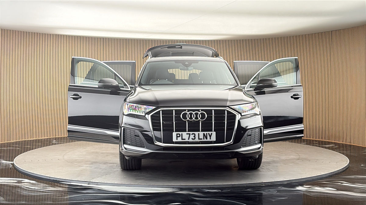 More views of Audi Q7