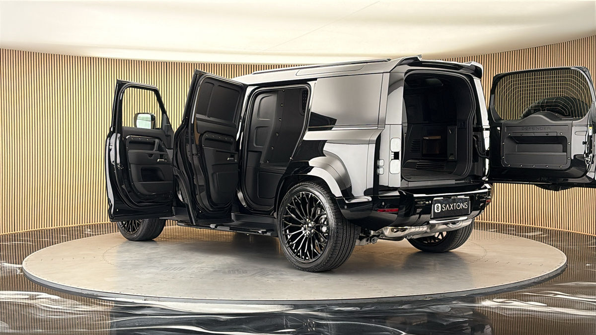 More views of Land Rover Defender 110