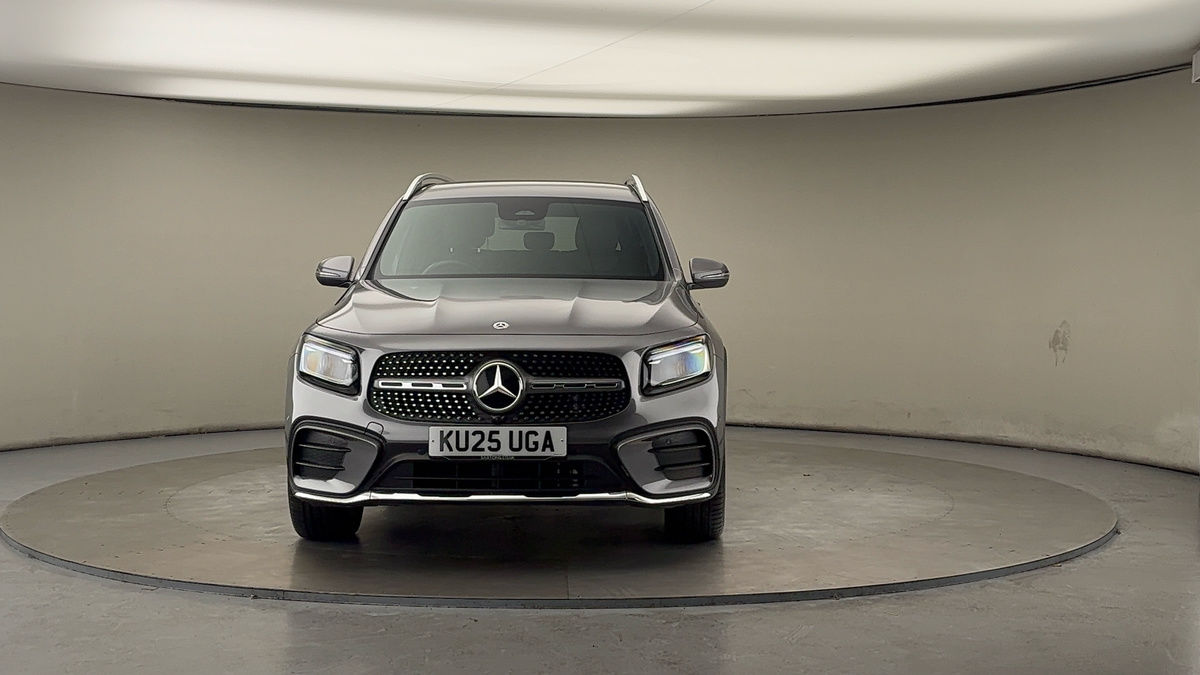 Mercedes-Benz GLB Image 3