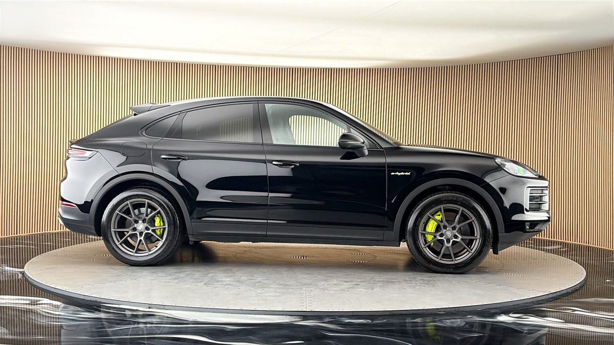 More views of Porsche Cayenne