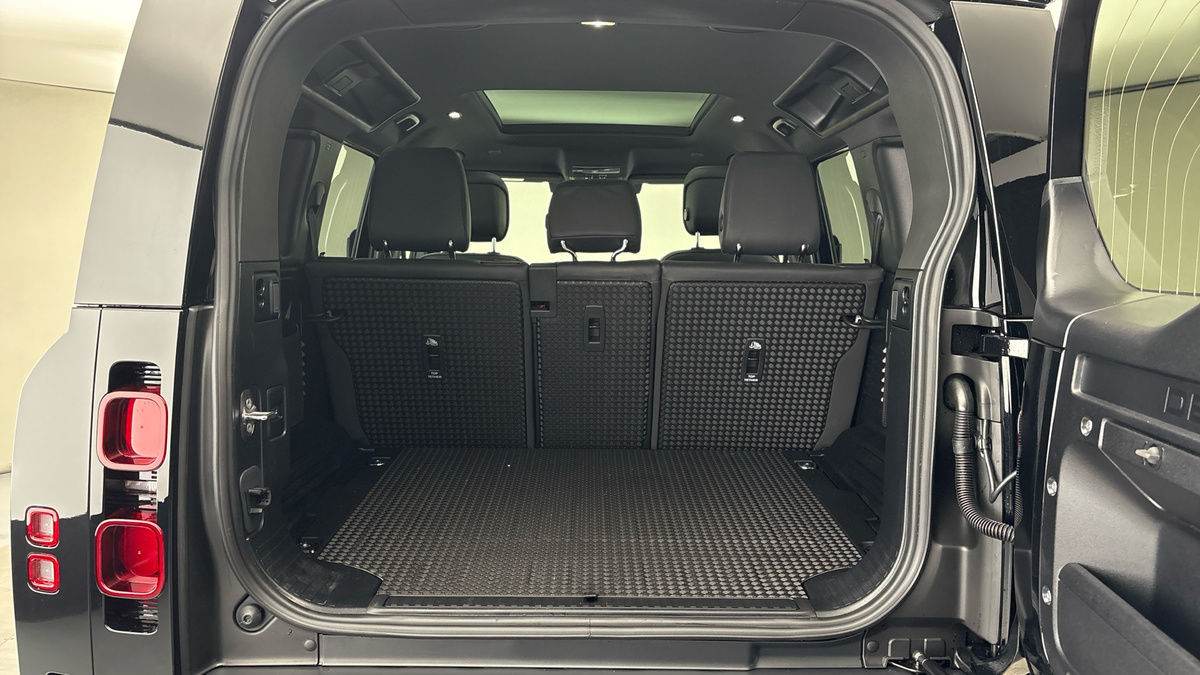 Land Rover Defender 110 Urban Image 11