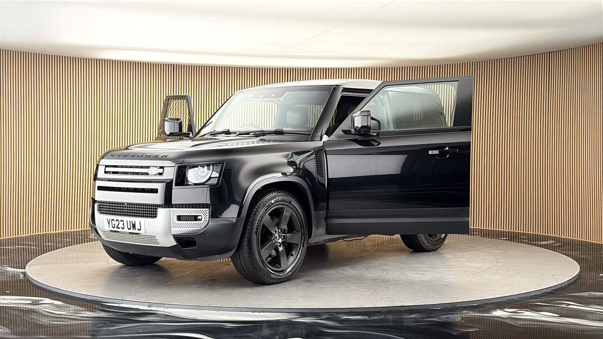 More views of Land Rover Defender 90