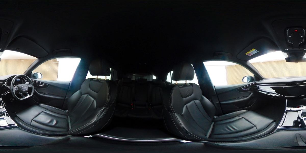 More views of Audi Q8