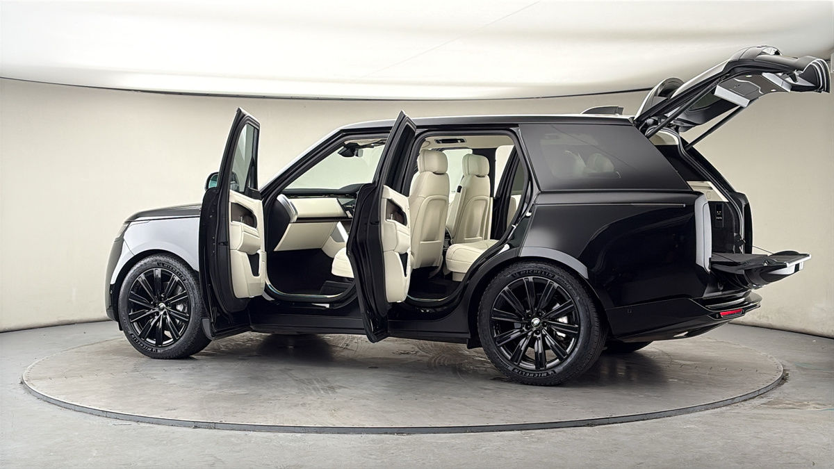 More views of Land Rover Range Rover