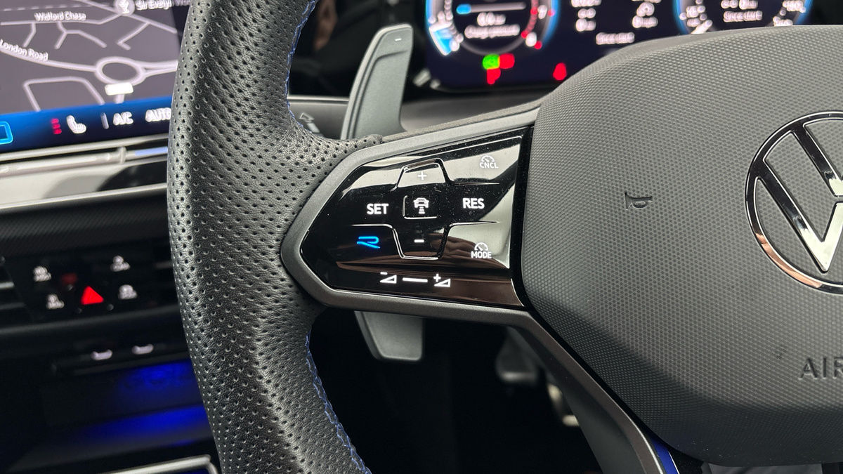 Volkswagen Golf Image 13