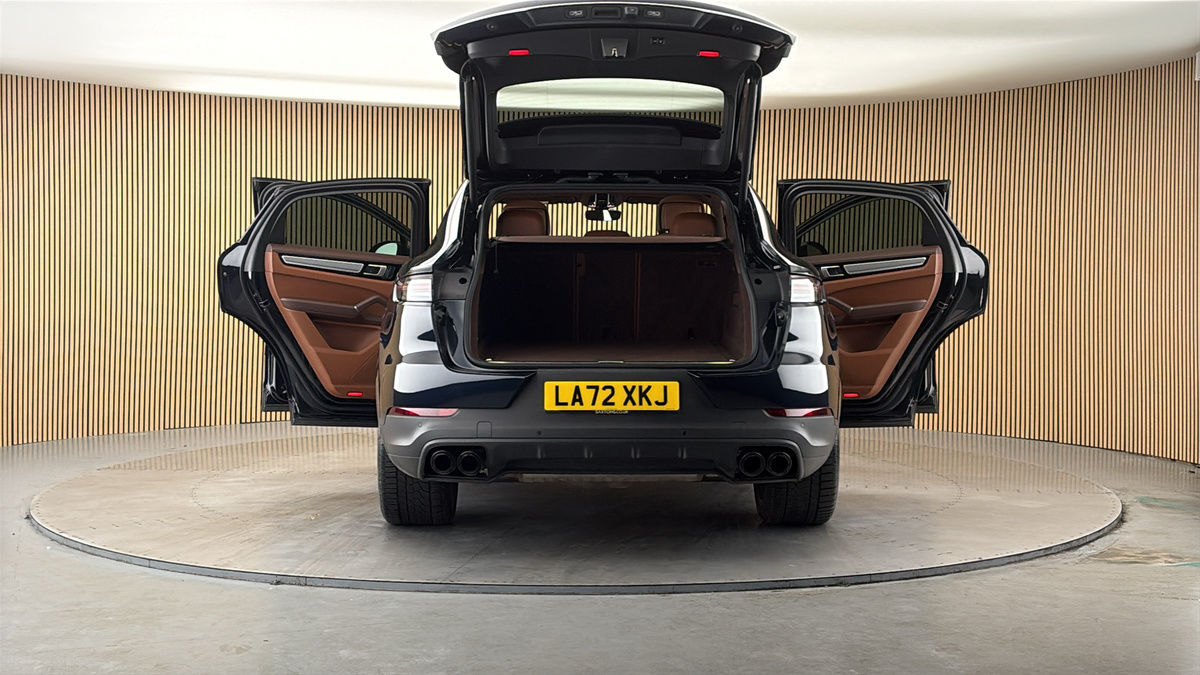 More views of Porsche Cayenne