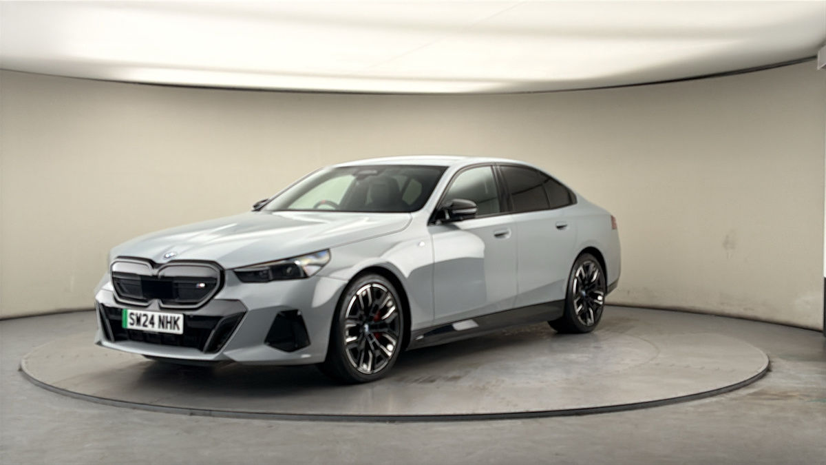 More views of BMW i5
