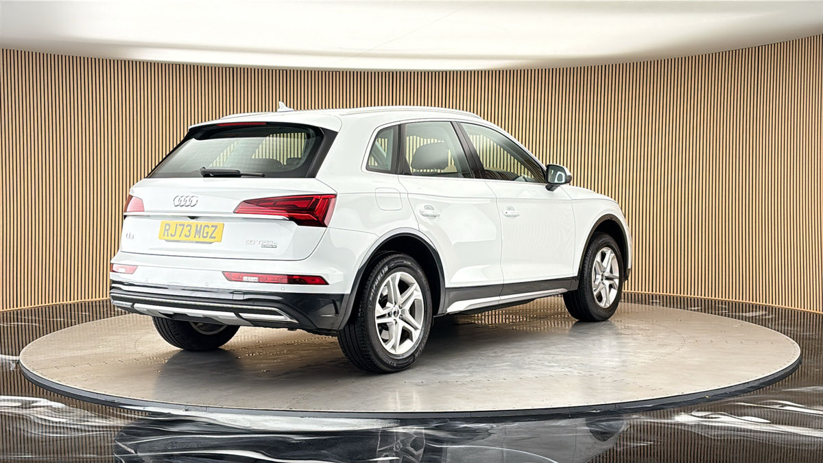 More views of Audi Q5