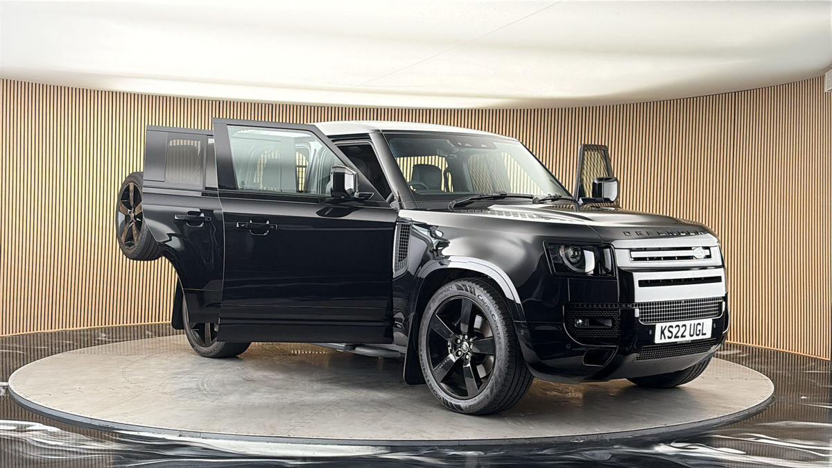 More views of Land Rover Defender 110