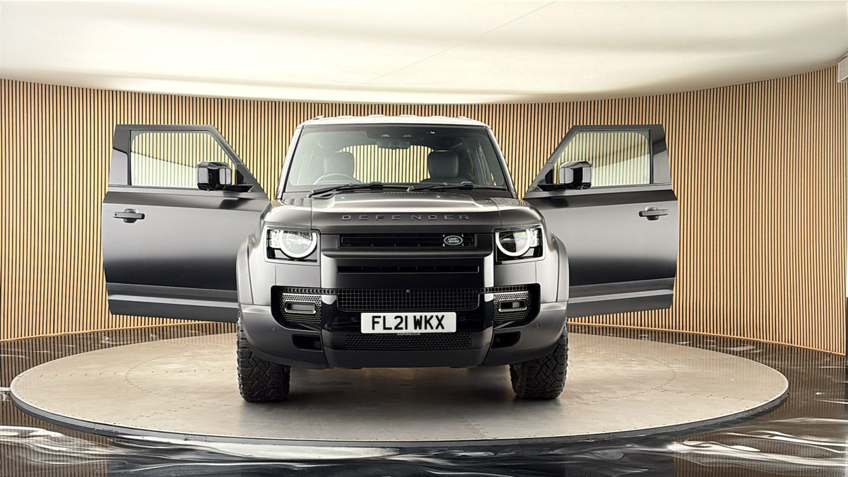 More views of Land Rover Defender 90